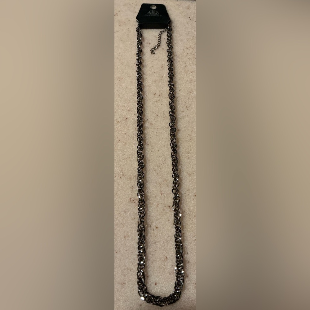 Paparazzi Elegant Silver Necklace